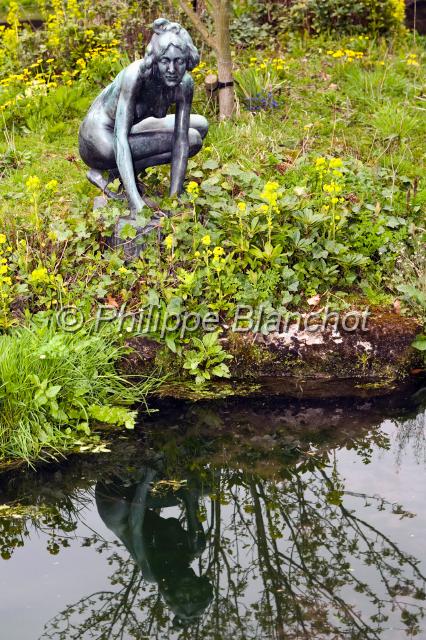 pays de galles 12.JPG - Statue dans le parc du musée des arts et traditions populairesSt Fagans, Pays de Galles
